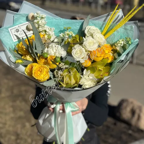 Яркое солнце полудня